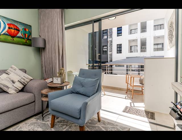 2 BEDROOM APARTMENT FOR SALE IN HALFWAY HOUSE